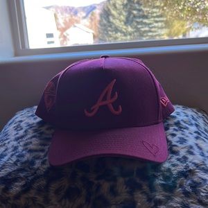 red/maroon atlanta braves hat-adjustable